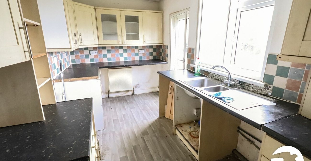 3 bedroom house for sale in London | Robinson Jackson