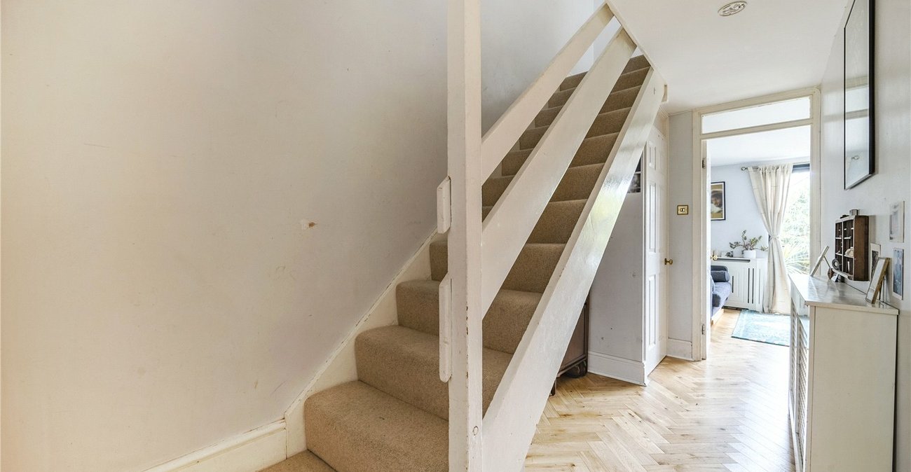 3 bedroom house for sale in London | Robinson Jackson