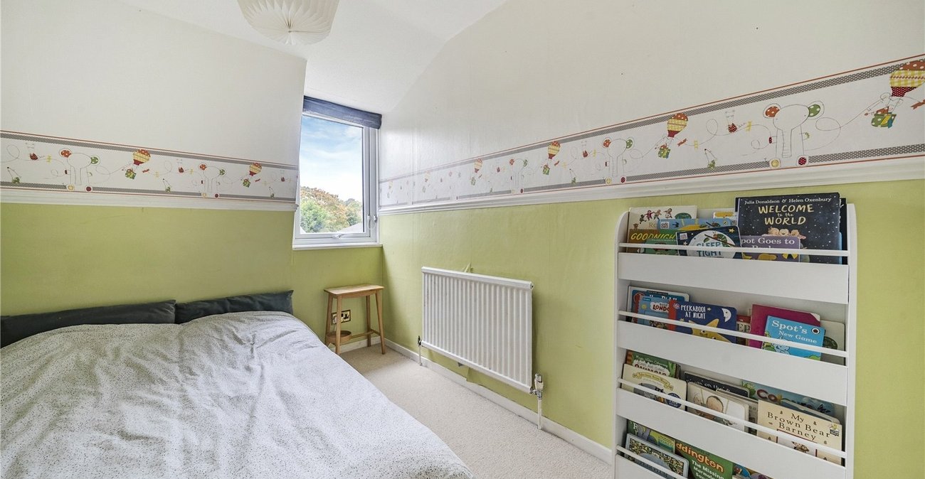 3 bedroom house for sale in London | Robinson Jackson