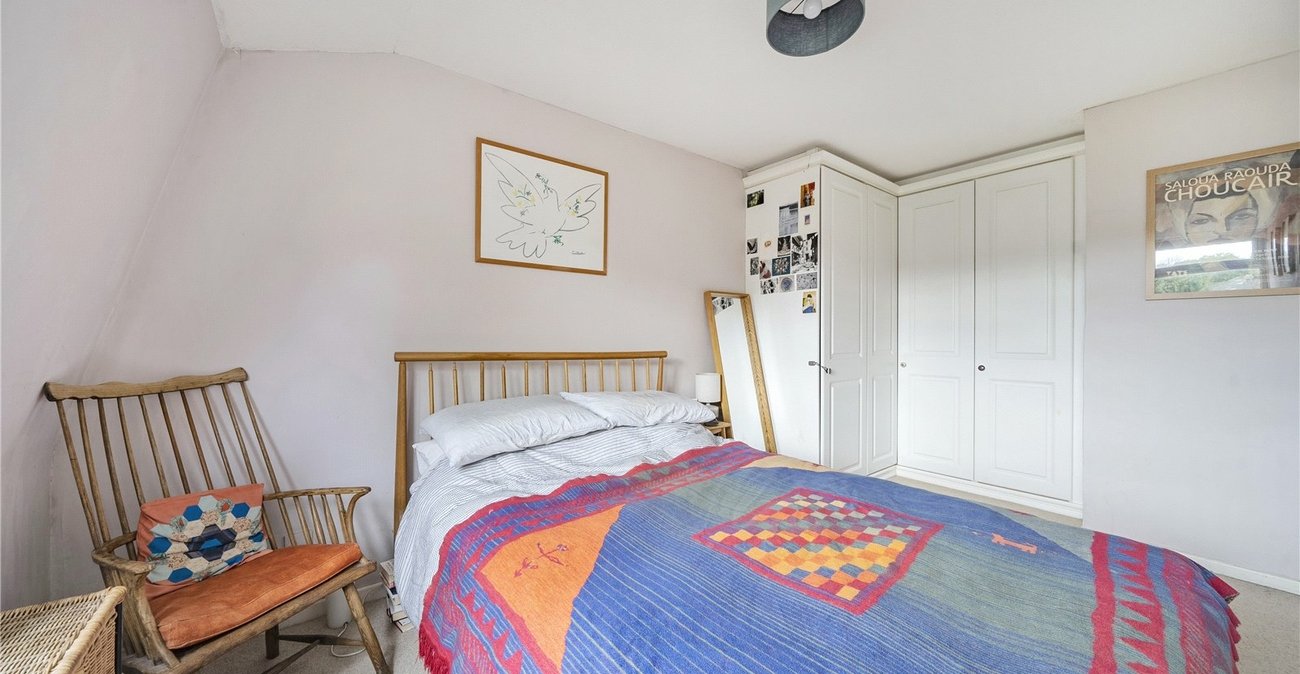 3 bedroom house for sale in London | Robinson Jackson