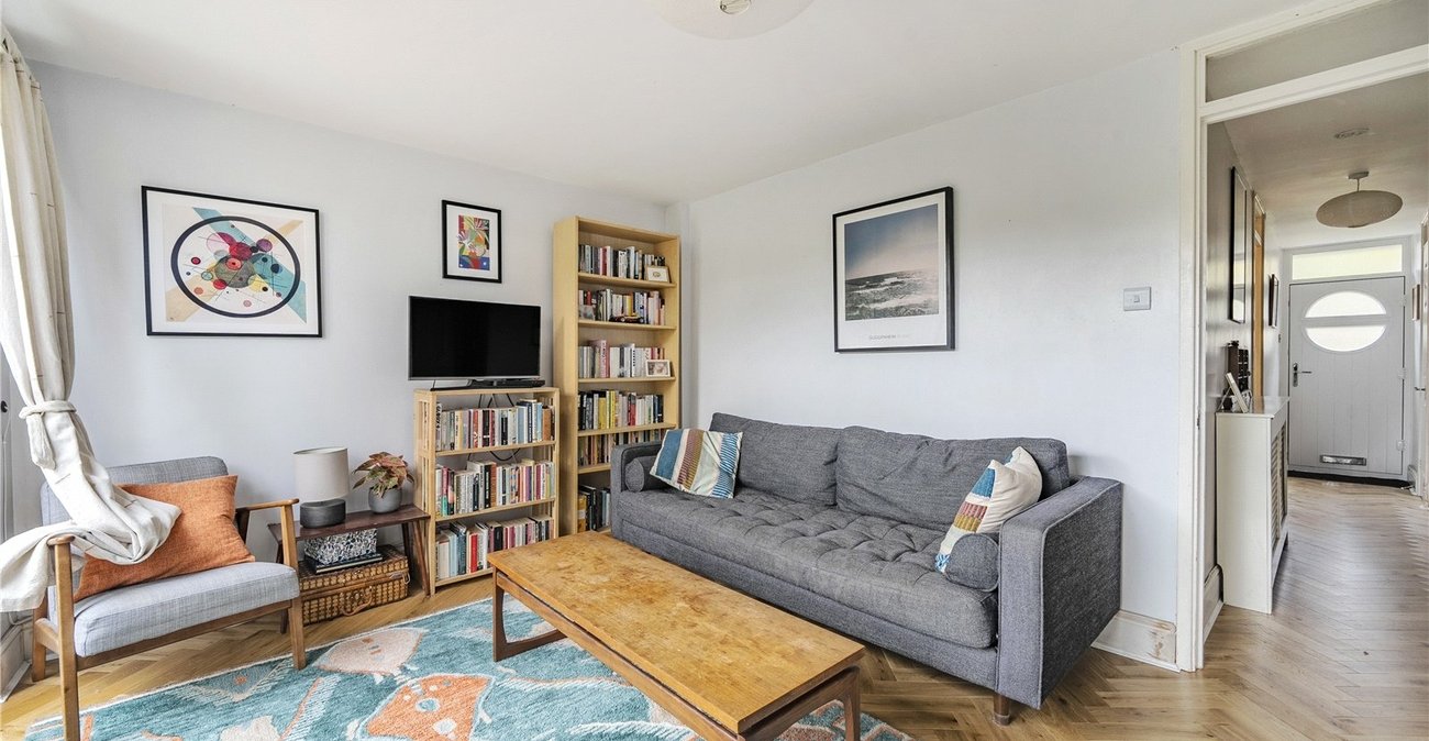 3 bedroom house for sale in London | Robinson Jackson