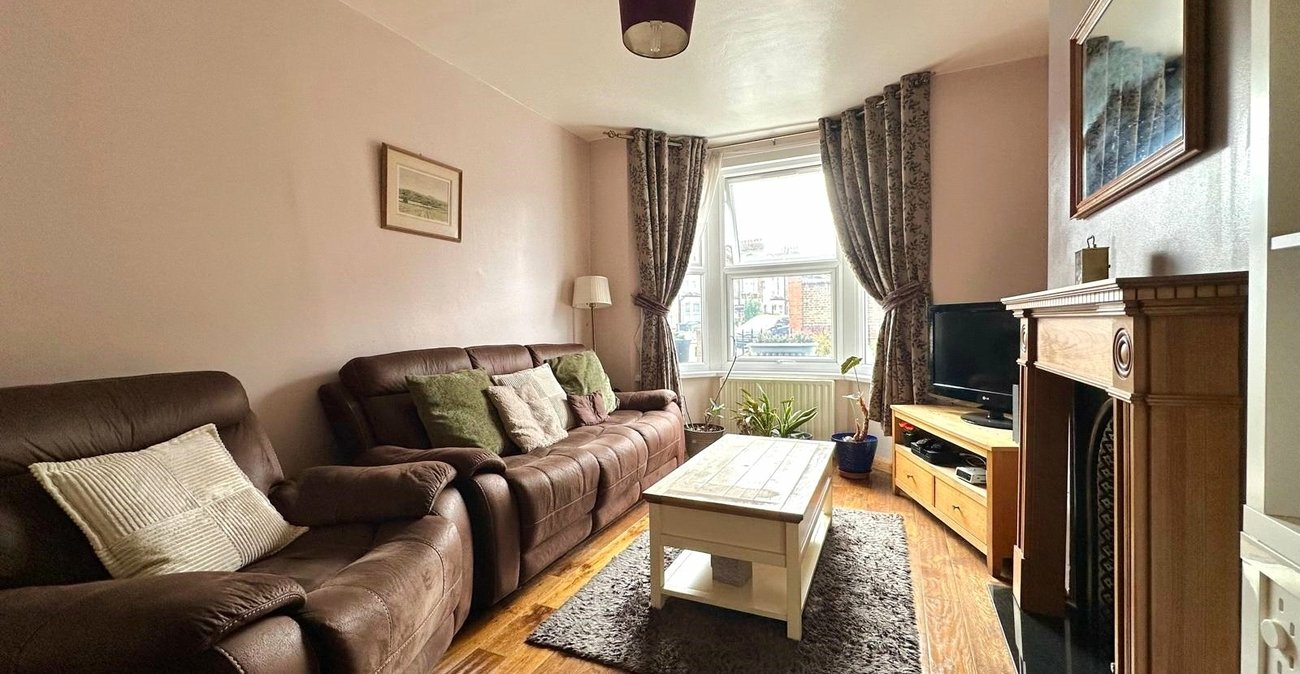 4 bedroom house for sale in Catford | Robinson Jackson