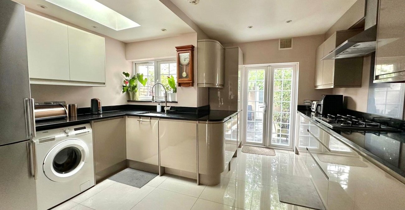 4 bedroom house for sale in Catford | Robinson Jackson