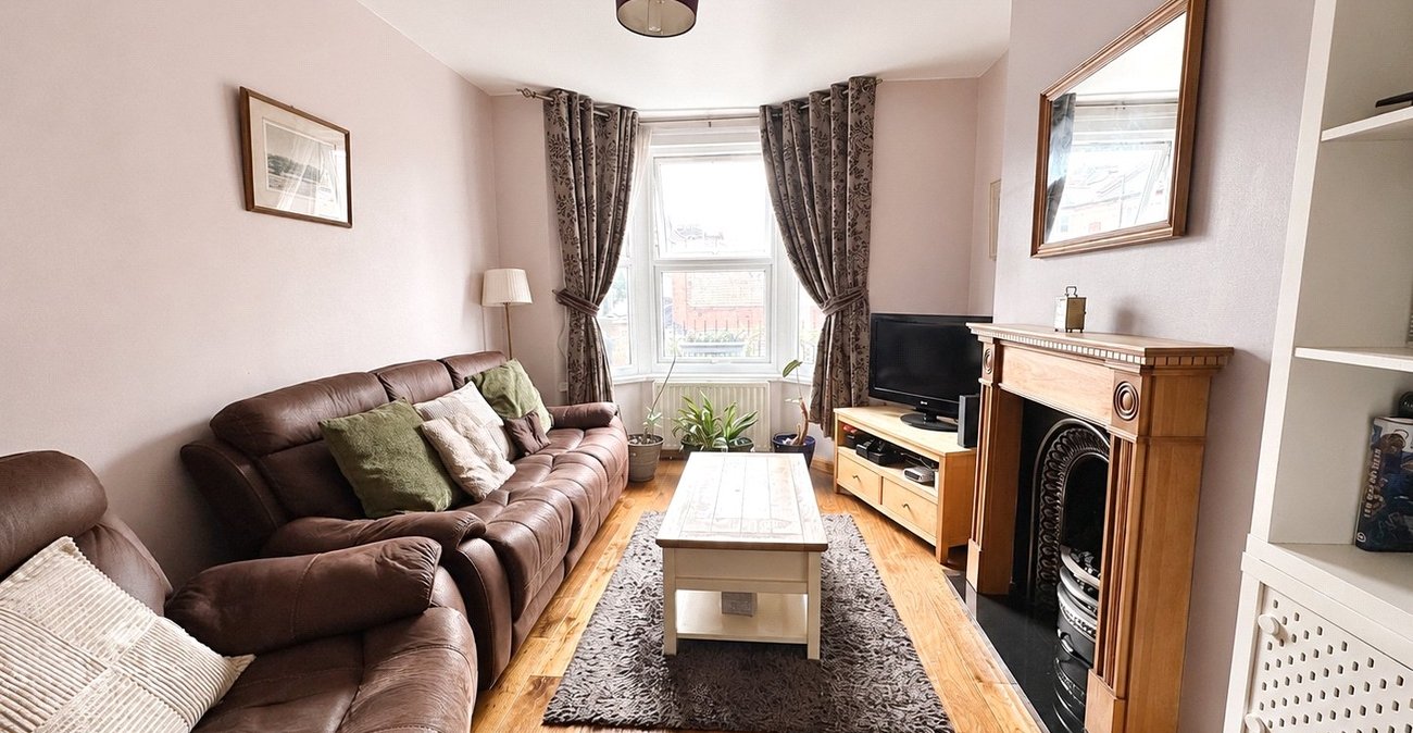 4 bedroom house for sale in Catford | Robinson Jackson