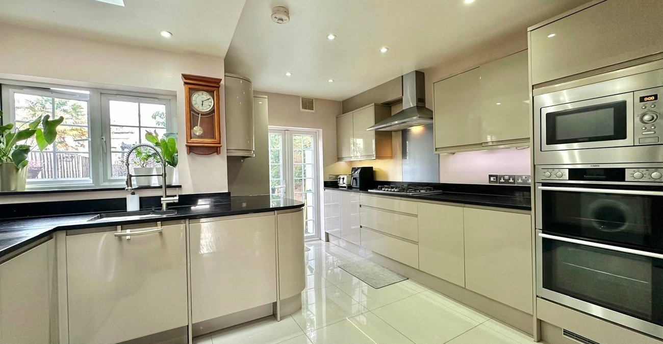 4 bedroom house for sale in Catford | Robinson Jackson