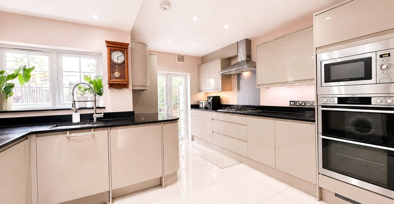 4 bedroom house for sale in Catford | Robinson Jackson