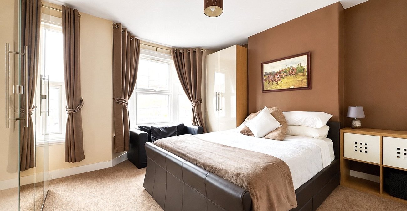 4 bedroom house for sale in Catford | Robinson Jackson