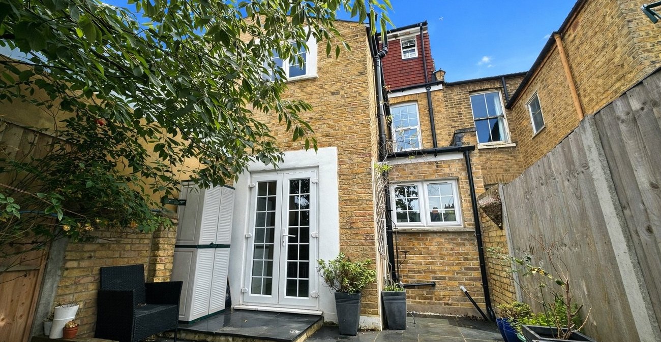 4 bedroom house for sale in Catford | Robinson Jackson