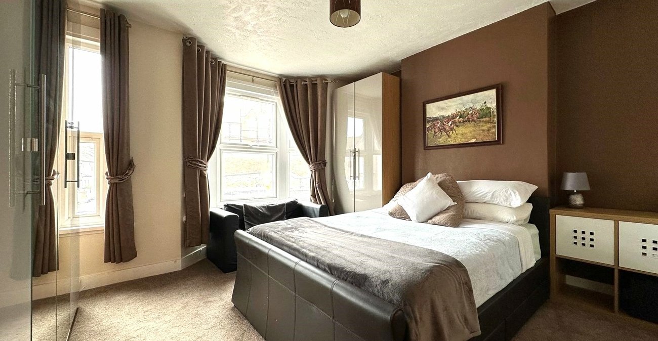 4 bedroom house for sale in Catford | Robinson Jackson