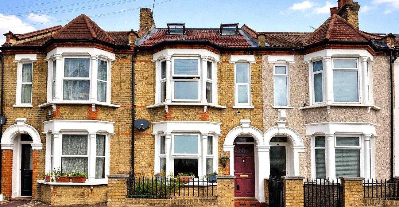 4 bedroom house for sale in London | Robinson Jackson