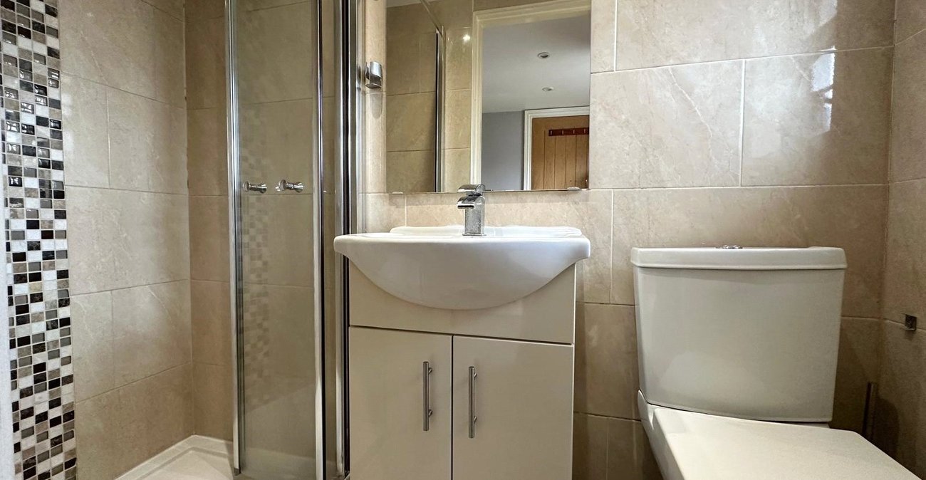 4 bedroom house for sale in London | Robinson Jackson