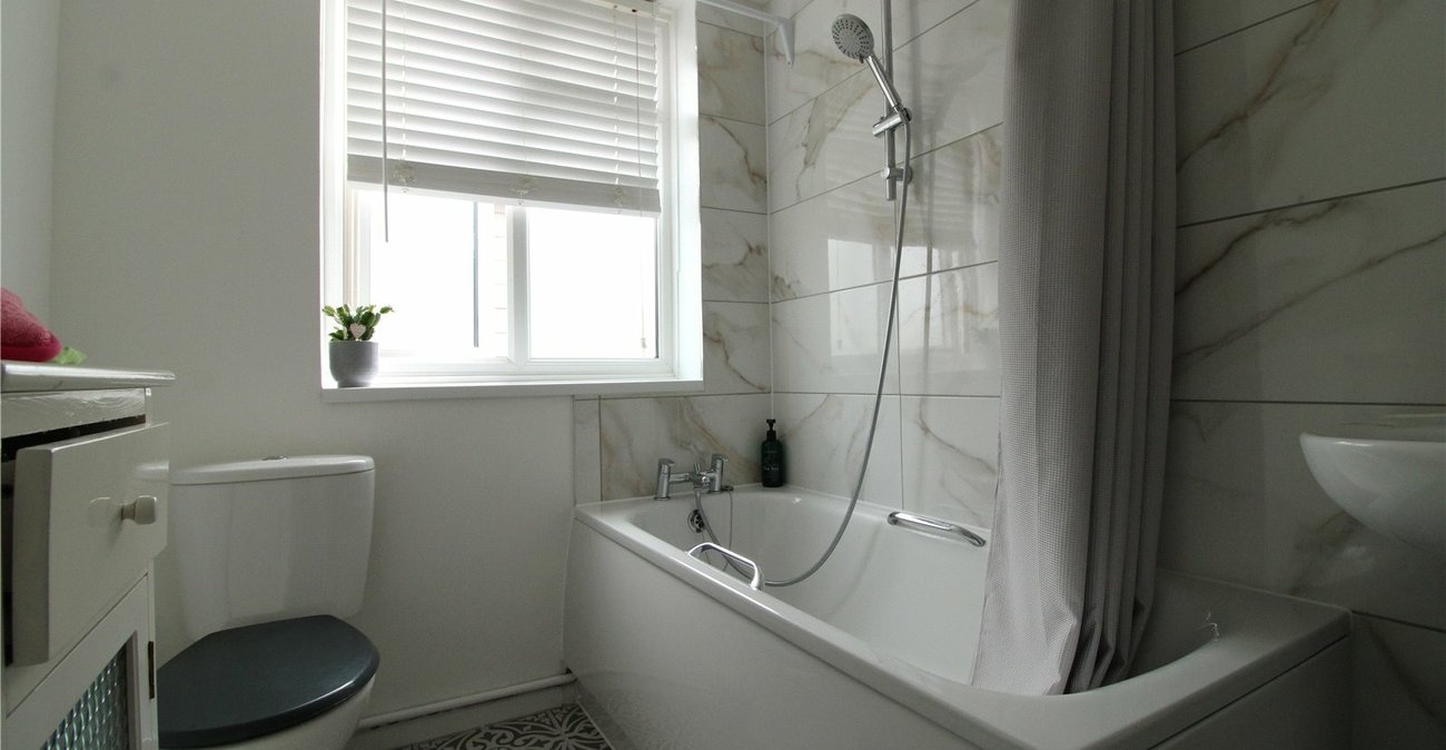 1 bedroom property for sale in Southfleet | Robinson Michael & Jackson