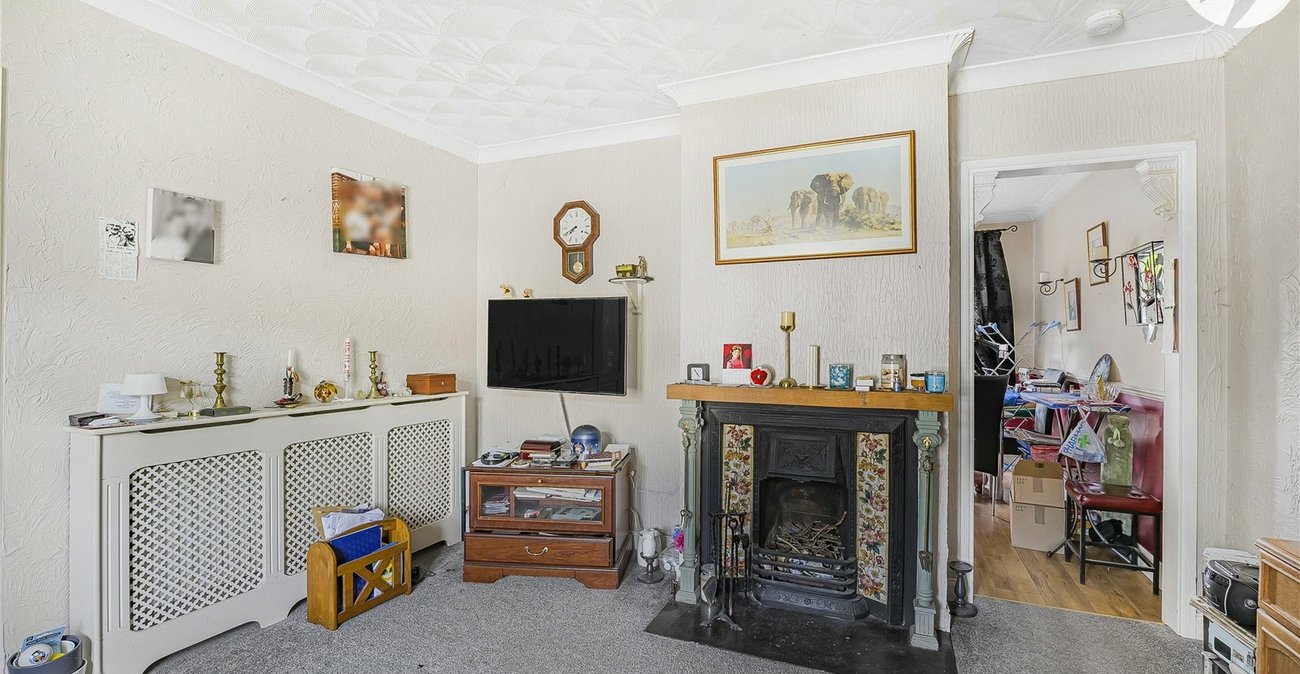 3 bedroom house for sale in Bean | Robinson Jackson