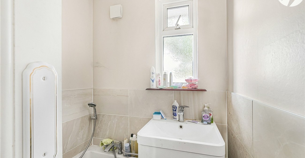 3 bedroom house for sale in Bean | Robinson Jackson