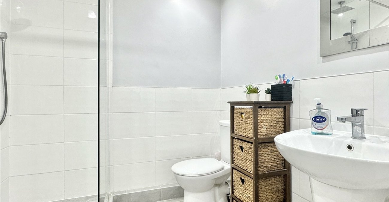 4 bedroom house for sale in Leydenhatch Lane | Robinson Jackson