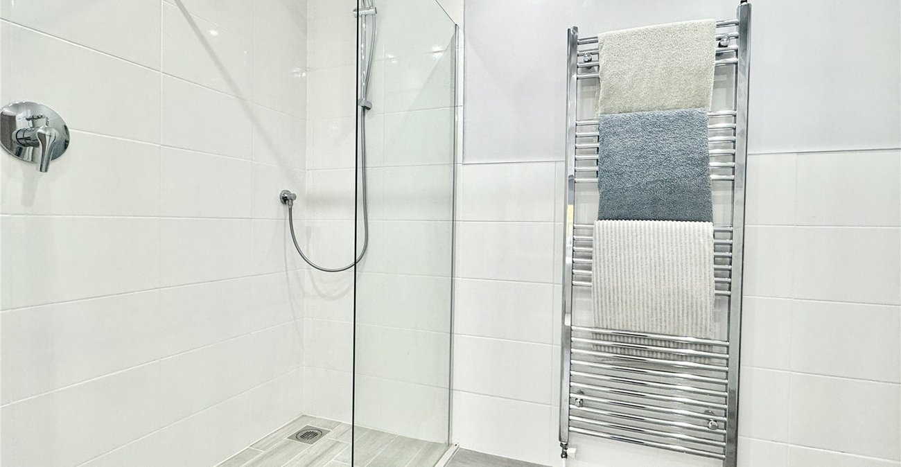 4 bedroom house for sale in Leydenhatch Lane | Robinson Jackson