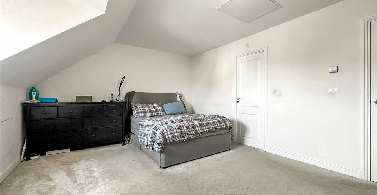 4 bedroom house for sale in Rainham | Robinson Michael & Jackson