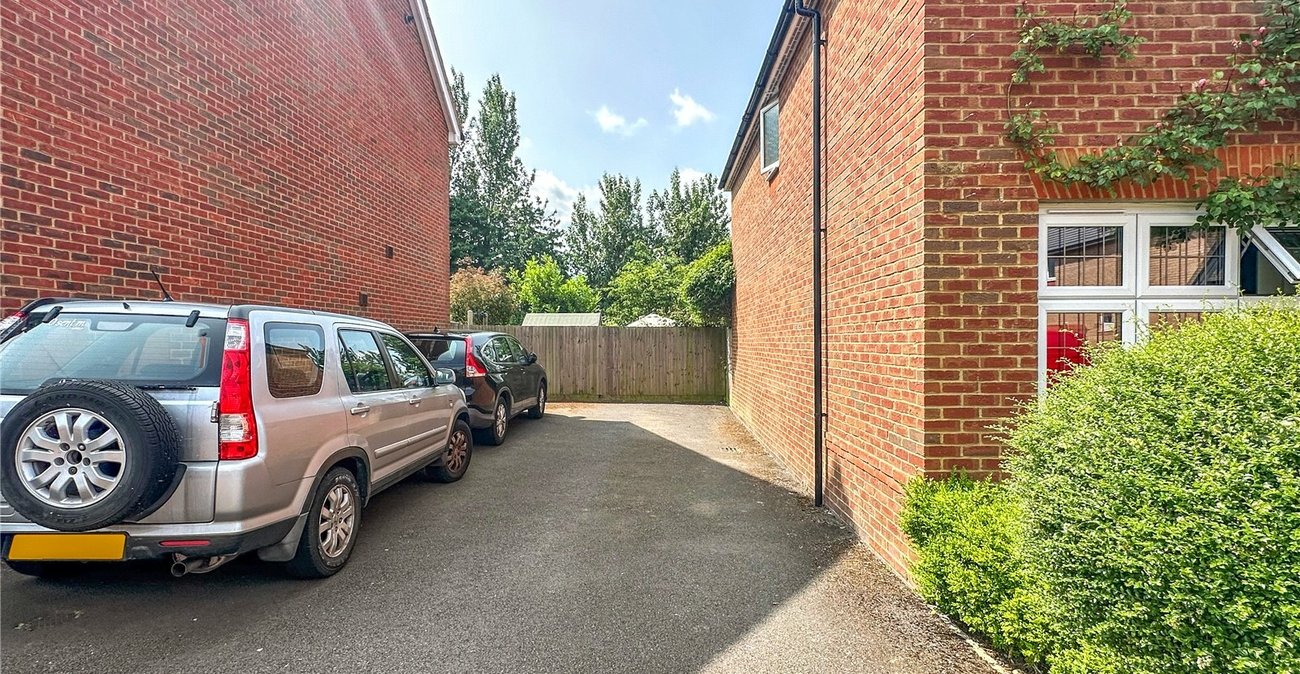 4 bedroom house for sale in Rainham | Robinson Michael & Jackson