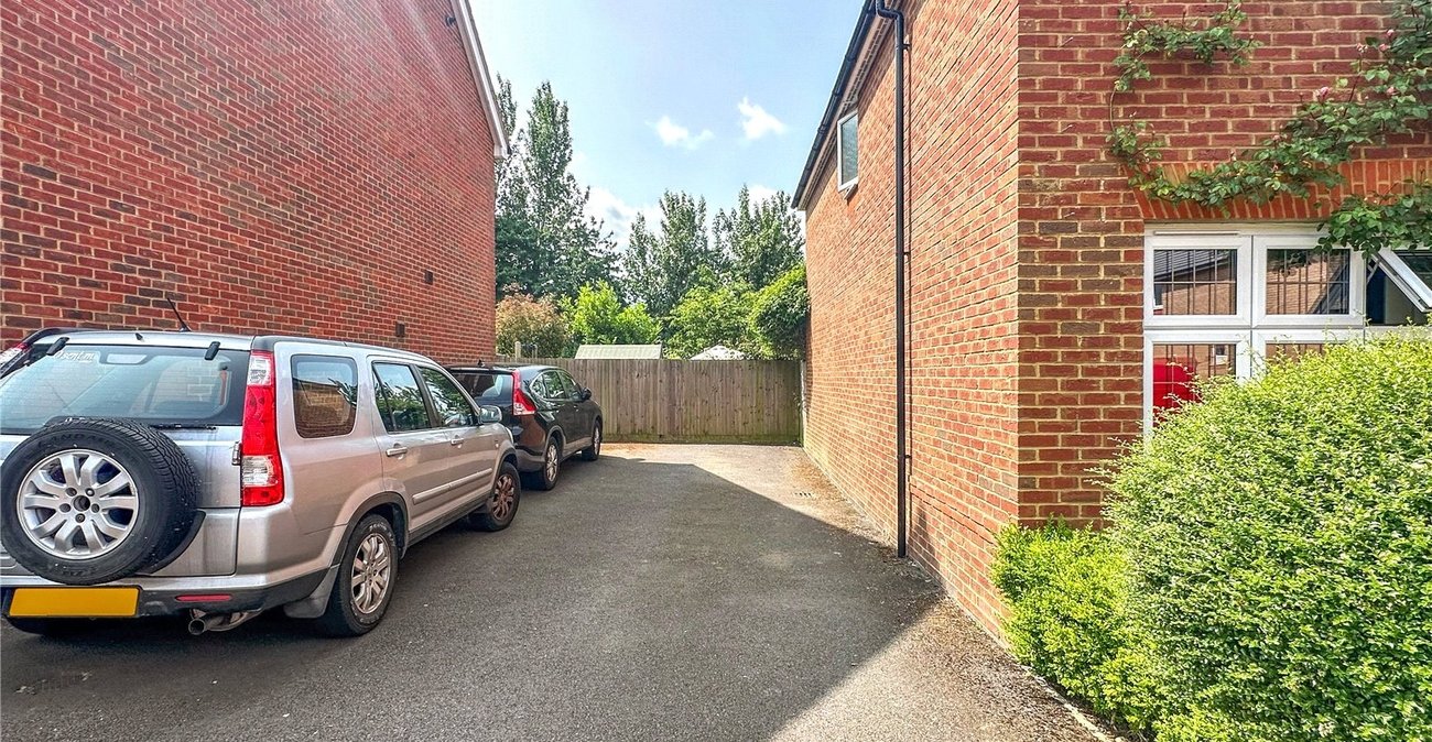 4 bedroom house for sale in Rainham | Robinson Michael & Jackson