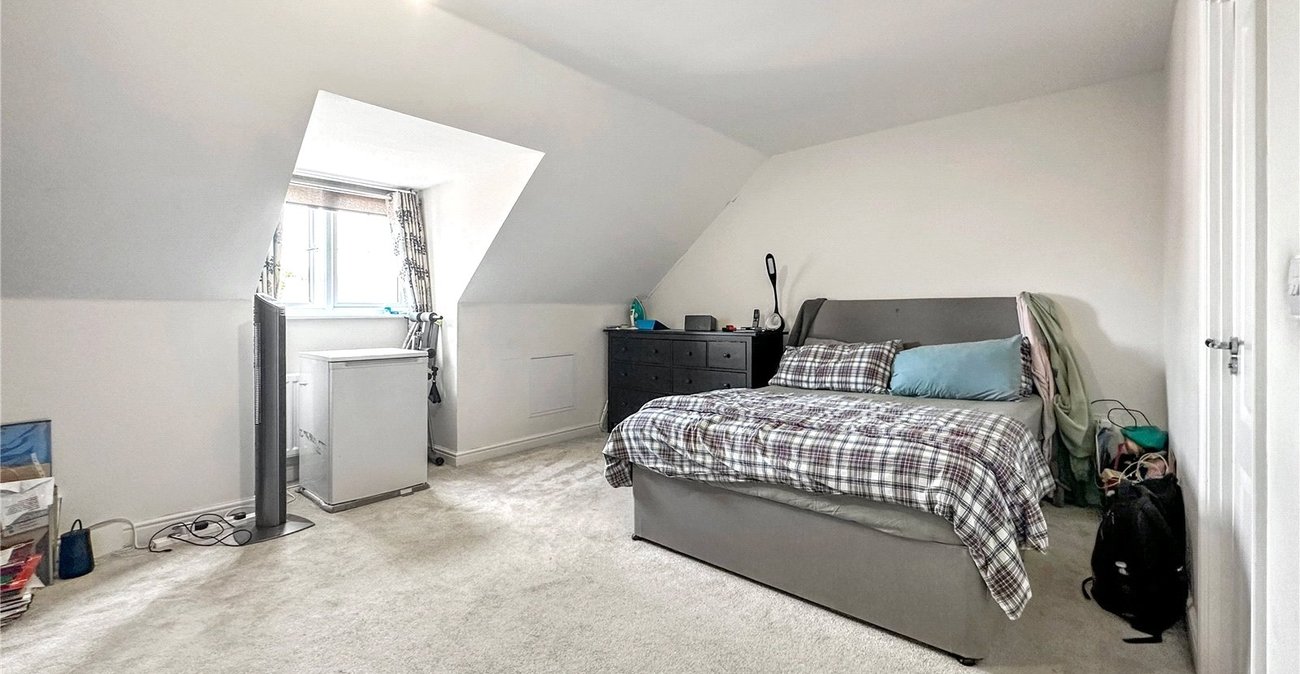 4 bedroom house for sale in Rainham | Robinson Michael & Jackson