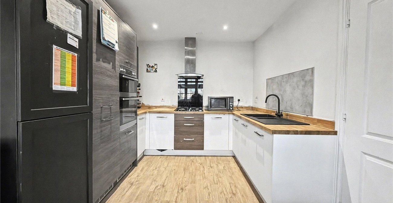 4 bedroom house for sale in Rainham | Robinson Michael & Jackson