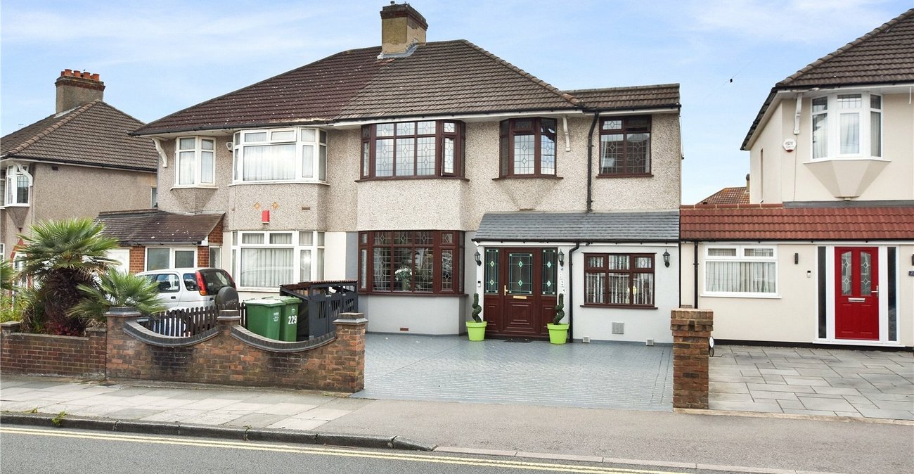 4 bedroom house for sale in Bexleyheath | Robinson Jackson