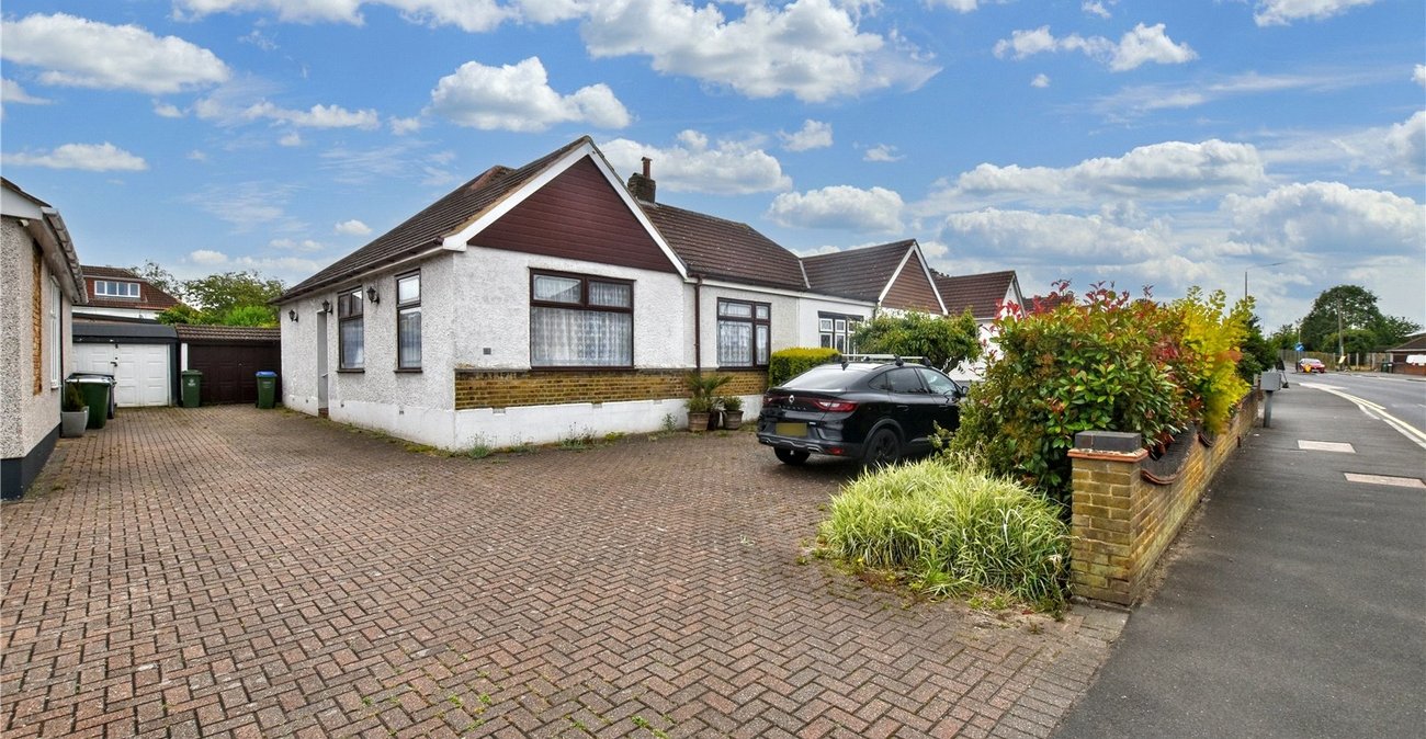 3 bedroom bungalow for sale in Bexleyheath | Robinson Jackson