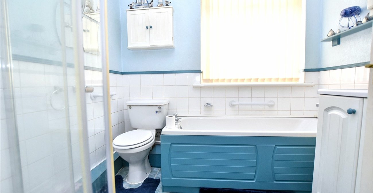 3 bedroom bungalow for sale in Bexleyheath | Robinson Jackson