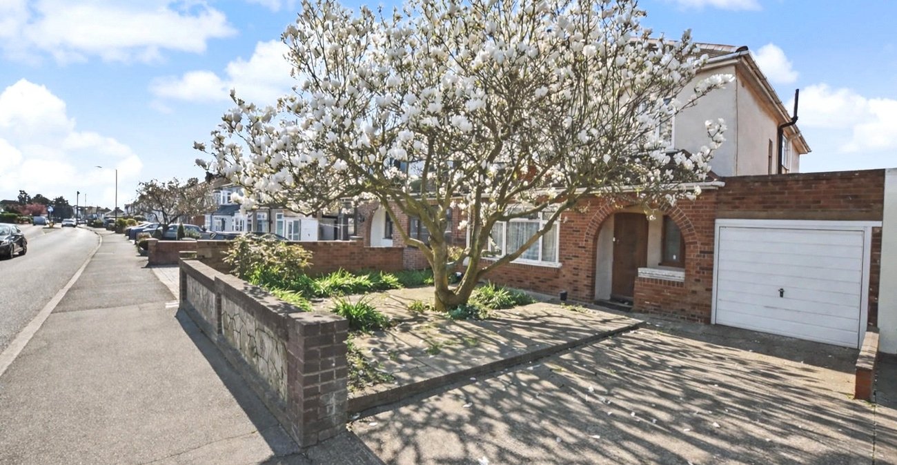 4 bedroom house for sale in Bexleyheath | Robinson Jackson