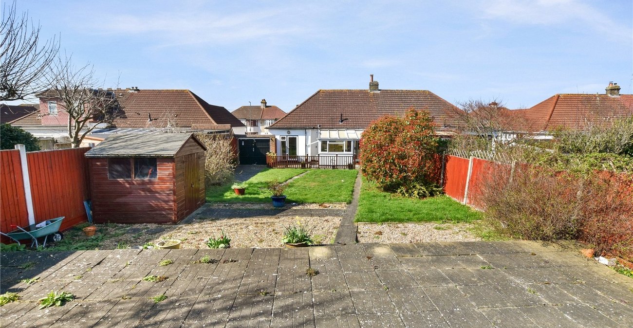 3 bedroom bungalow for sale in Bexleyheath | Robinson Jackson