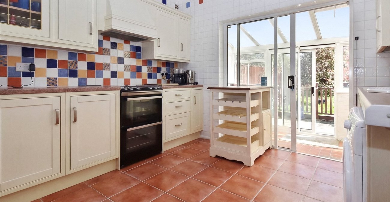 3 bedroom bungalow for sale in Bexleyheath | Robinson Jackson