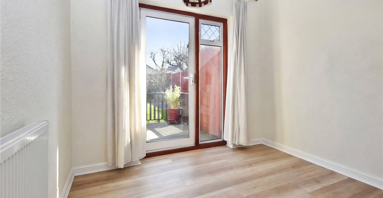 3 bedroom bungalow for sale in Bexleyheath | Robinson Jackson