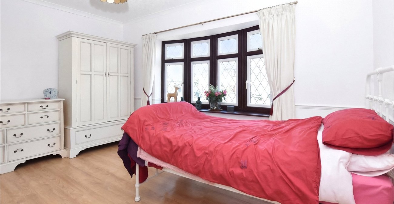 3 bedroom bungalow for sale in Bexleyheath | Robinson Jackson