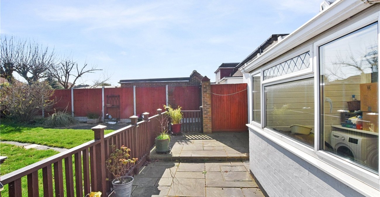 3 bedroom bungalow for sale in Bexleyheath | Robinson Jackson