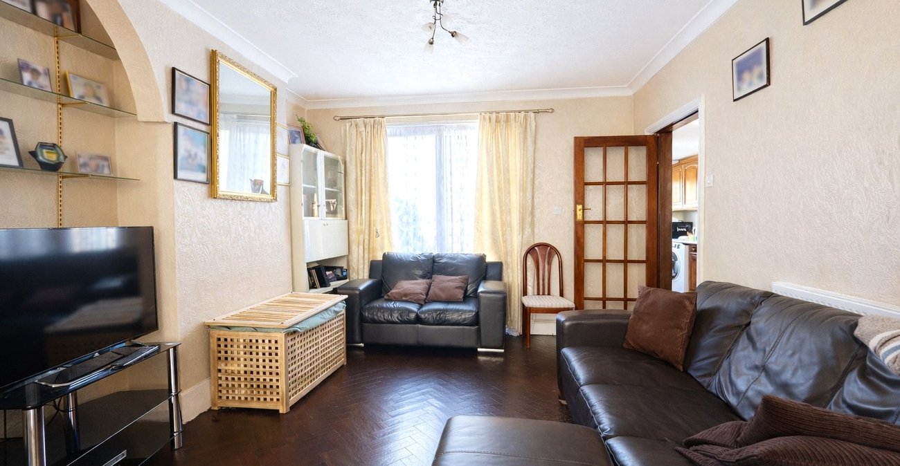3 bedroom house for sale in Bromley | Robinson Jackson