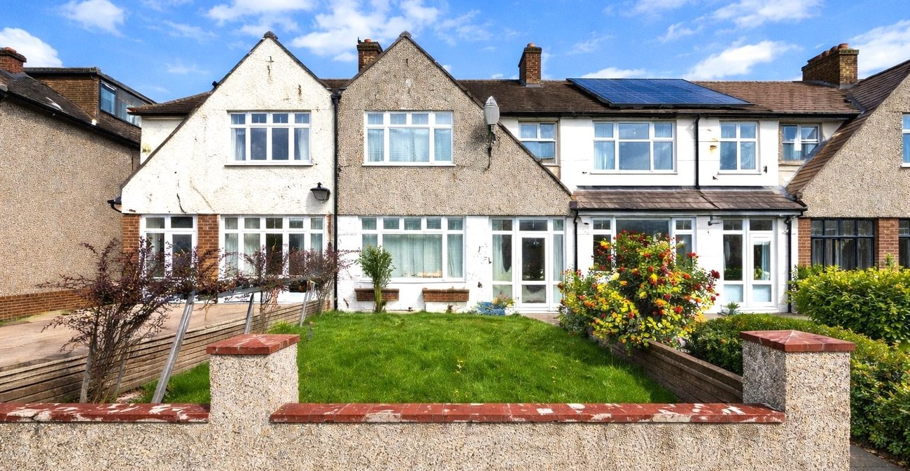 3 bedroom house for sale in Bromley | Robinson Jackson