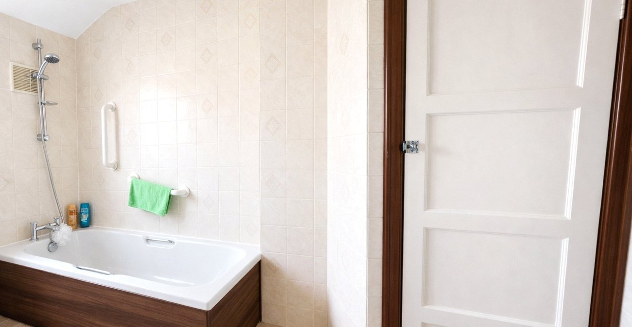 3 bedroom house for sale in Bromley | Robinson Jackson