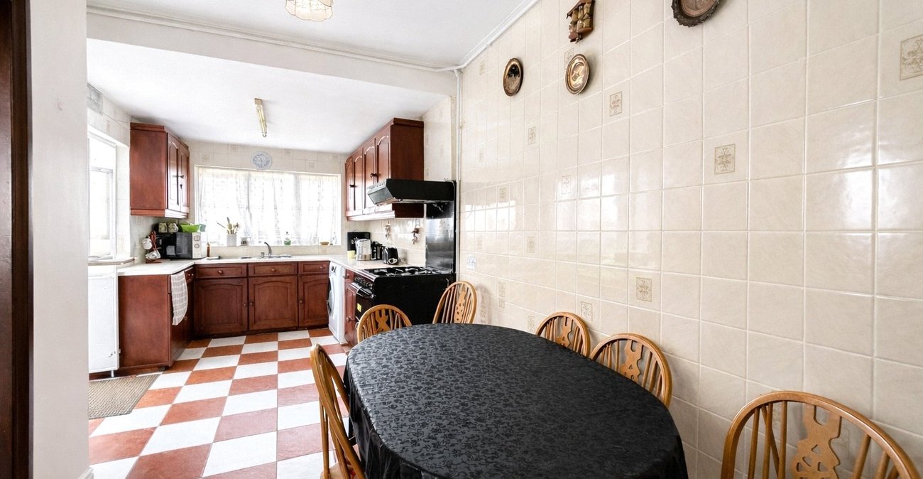 3 bedroom house for sale in Bromley | Robinson Jackson
