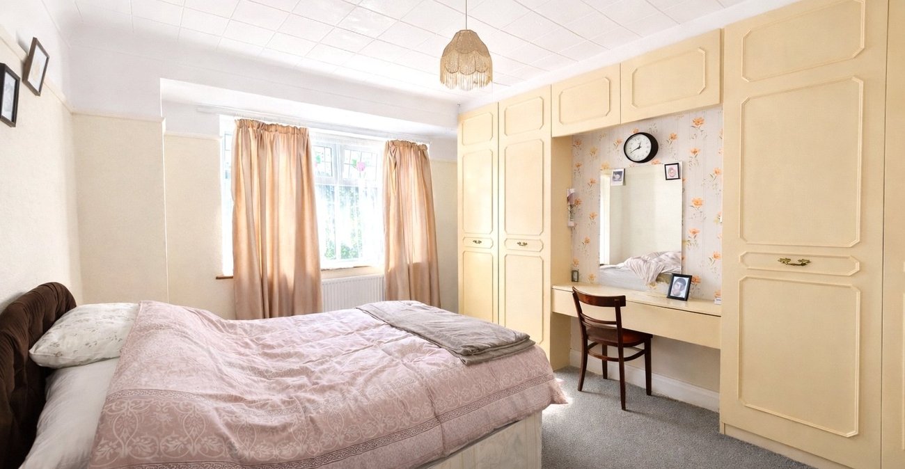 3 bedroom house for sale in Bromley | Robinson Jackson