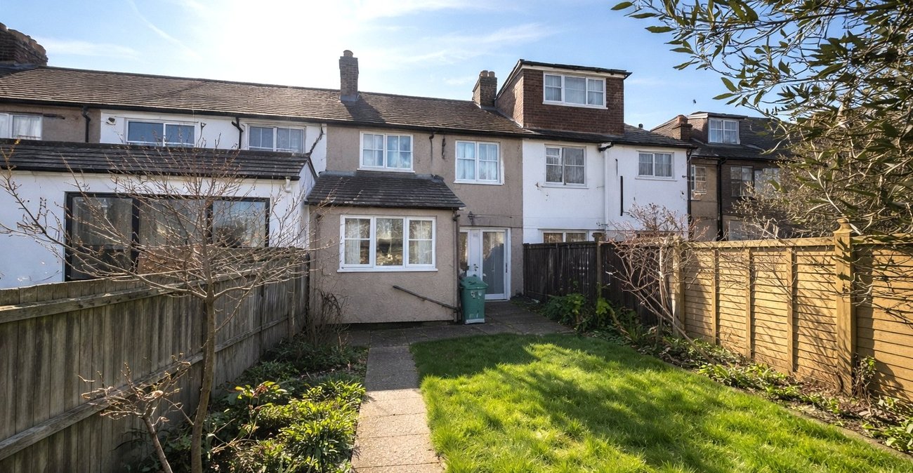 3 bedroom house for sale in Bromley | Robinson Jackson