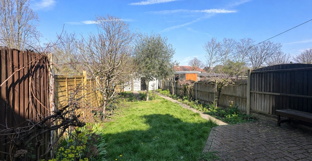 3 bedroom house for sale in Bromley | Robinson Jackson