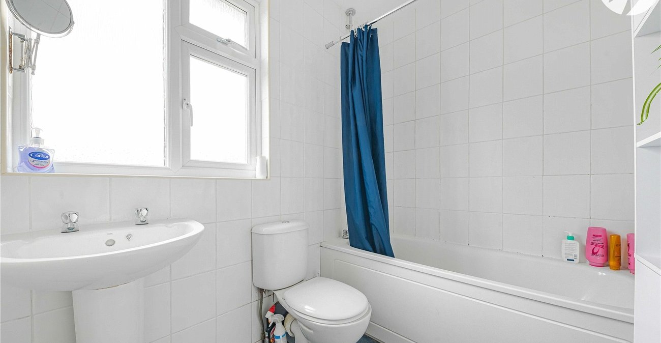 4 bedroom house for sale in Greenhithe | Robinson Jackson