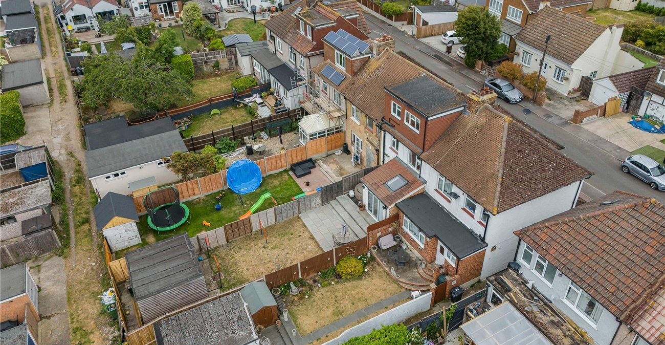 4 bedroom house for sale in Greenhithe | Robinson Jackson