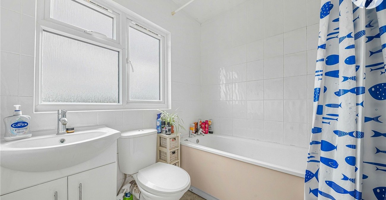 4 bedroom house for sale in Greenhithe | Robinson Jackson