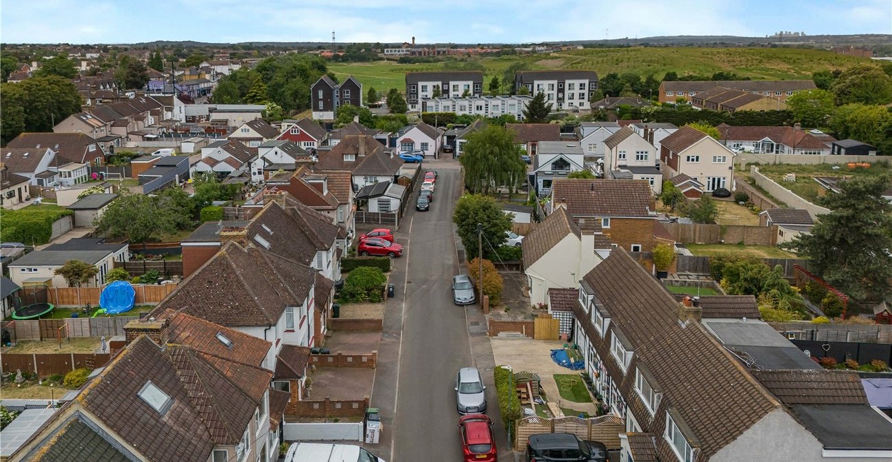 4 bedroom house for sale in Greenhithe | Robinson Jackson