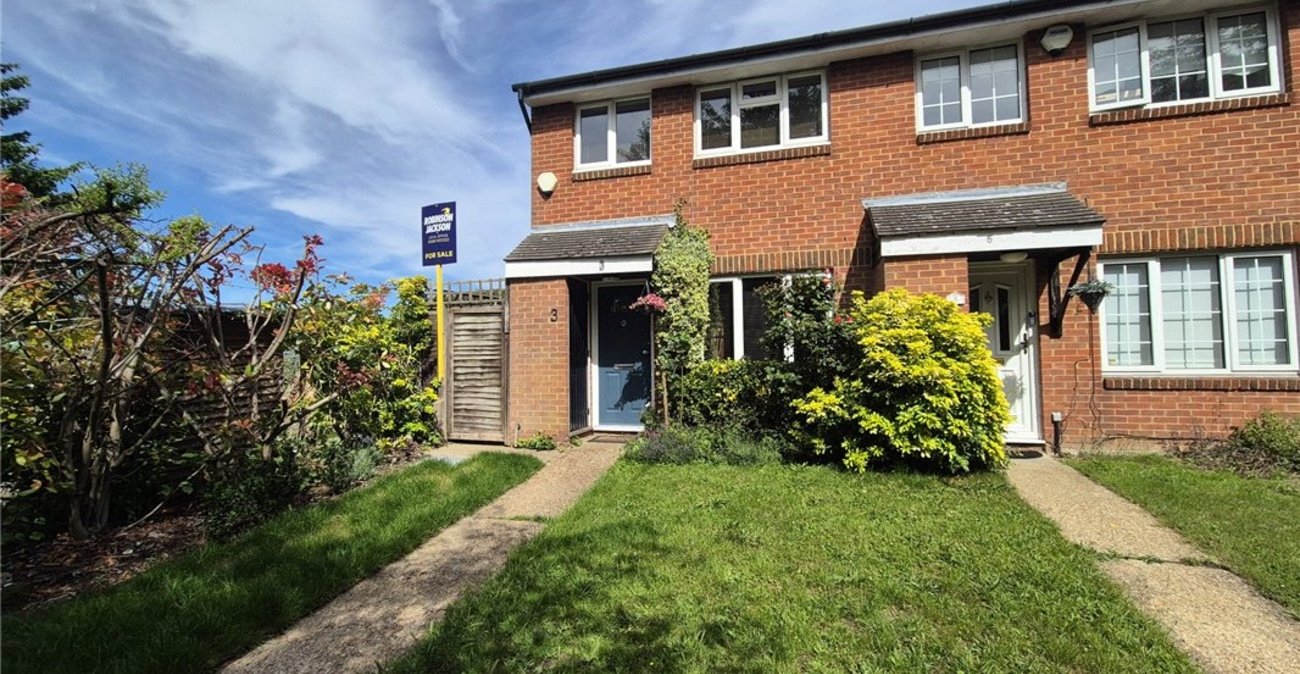 3 bedroom house for sale in Orpington | Robinson Jackson