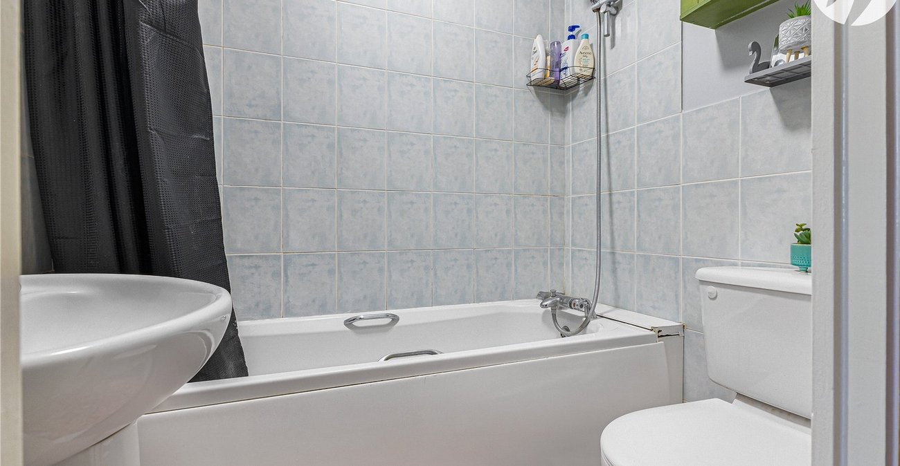 2 bedroom house for sale in Swanley | Robinson Jackson