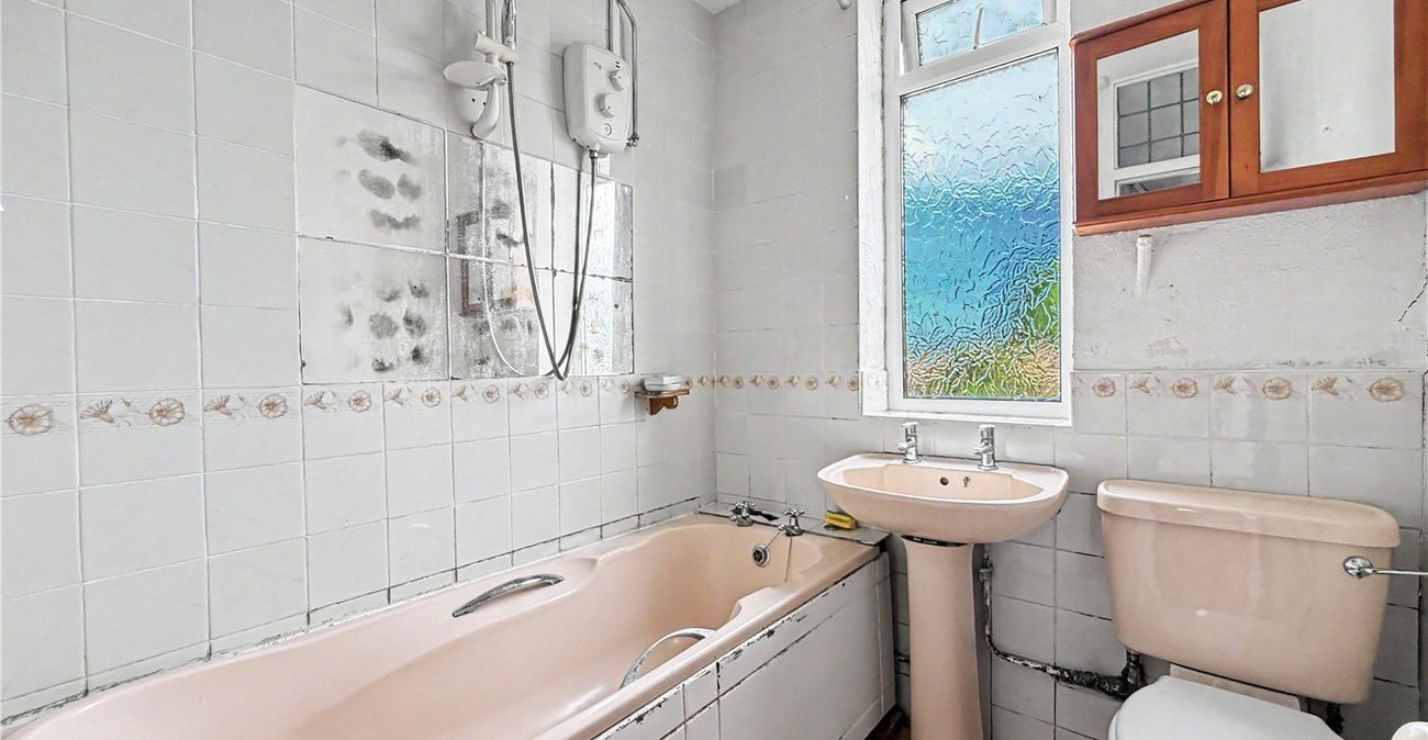 3 bedroom house for sale in Twydall | Robinson Michael & Jackson