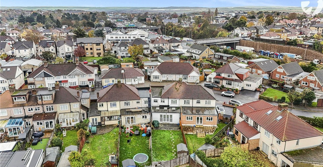 4 bedroom house to rent in Dartford | Robinson Jackson