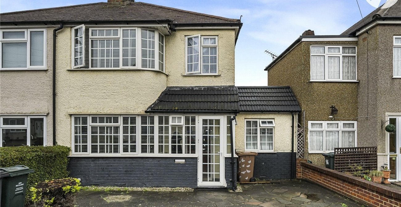 4 bedroom house to rent in Dartford | Robinson Jackson